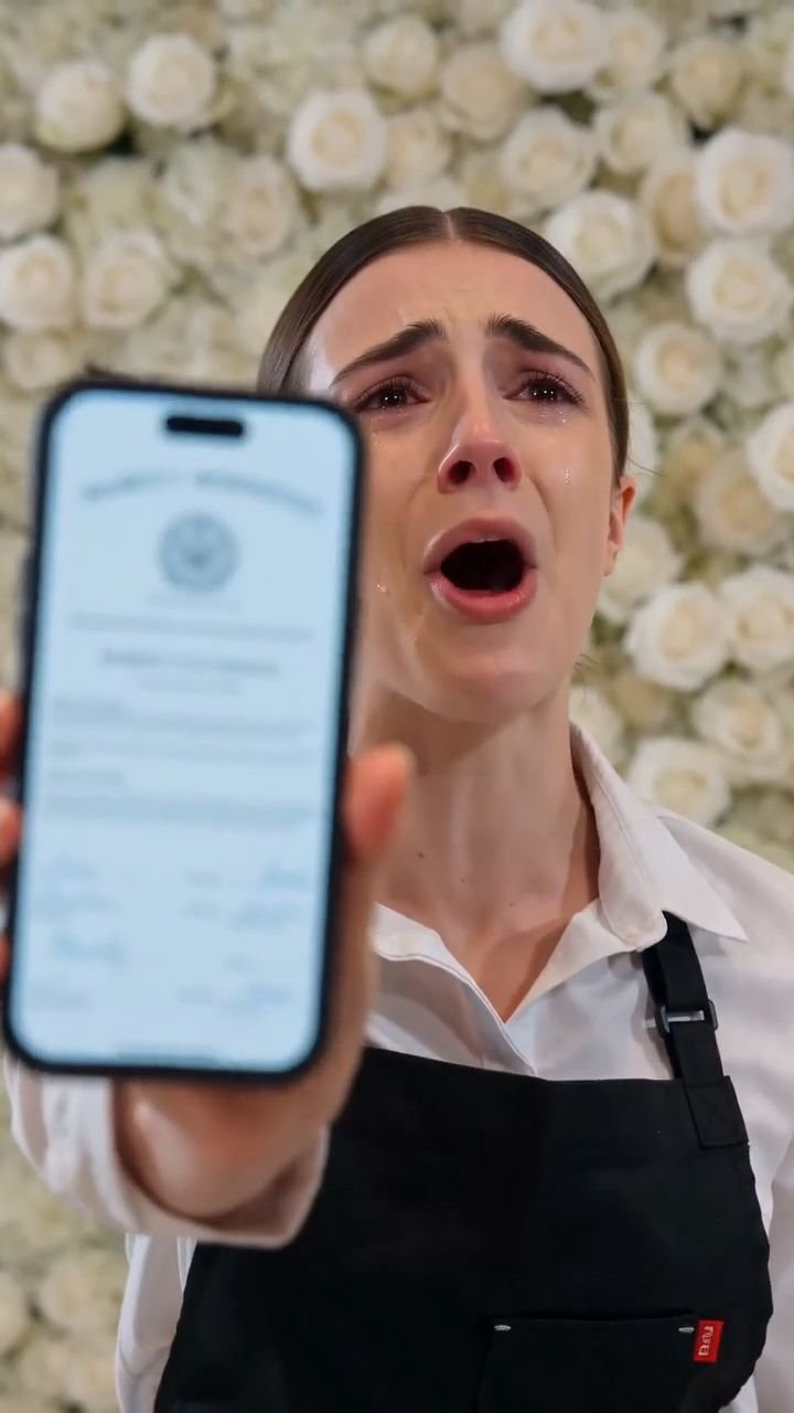 A Waitress Stopped a Wedding With One Photo